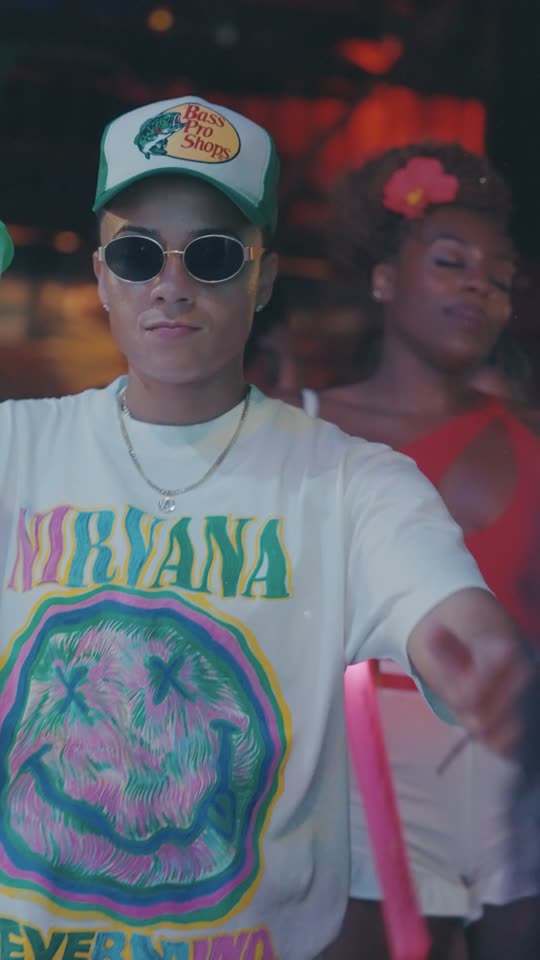 Performer in Nirvana T-shirt