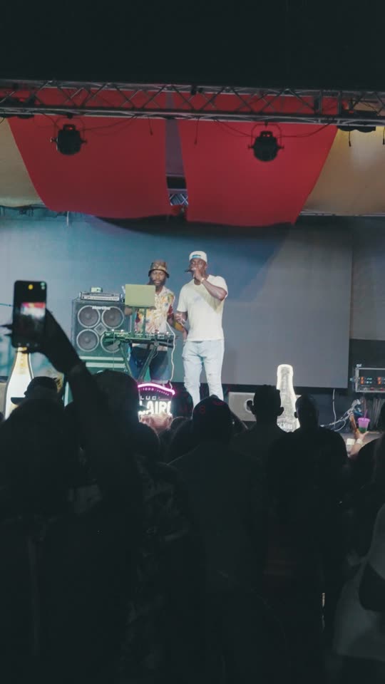 Live set from the crowd